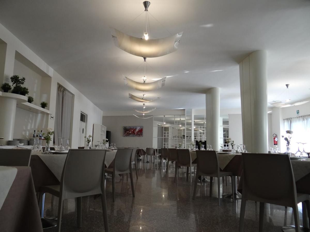 Hotel 90 Капурсо Экстерьер фото