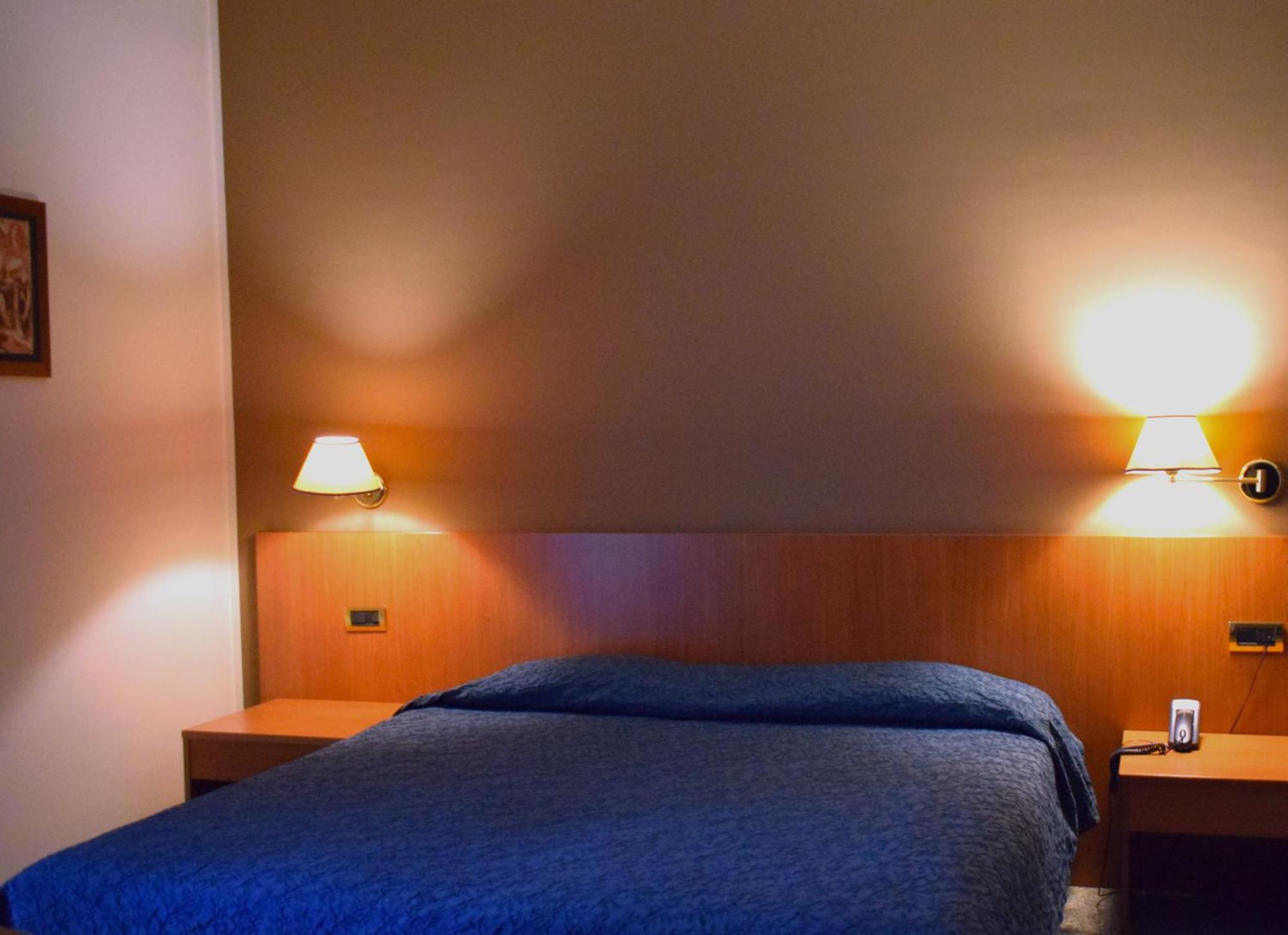 Hotel 90 Капурсо Экстерьер фото